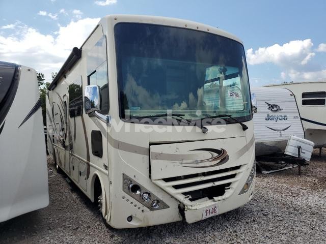 Photo 5 of 2017 THOR MOTOR COACH F53 - RVS N/A (VIN 1F66F5DY4H0A16013)