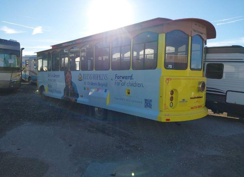 Photo 3 of 2017 Ford F53 N/A (VIN 1F66F5DYXH0A10653)