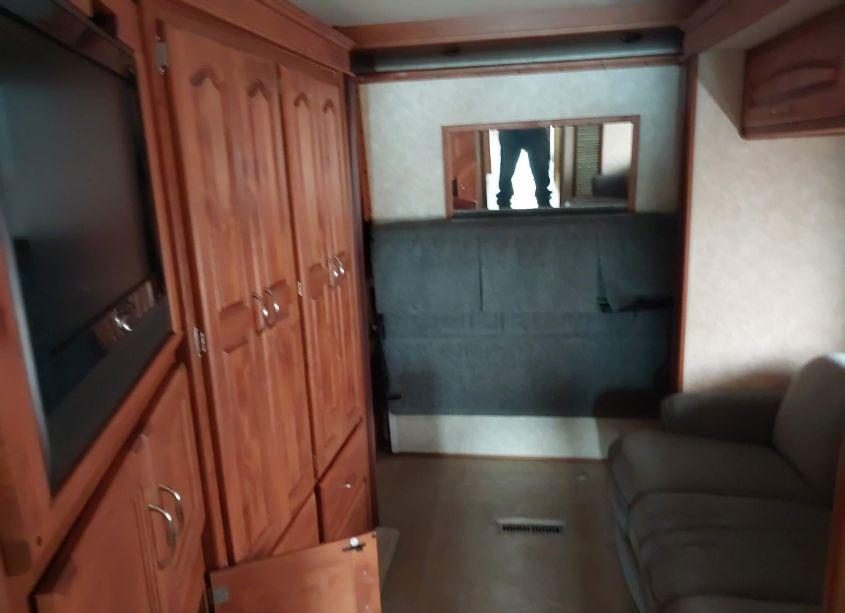 Photo 16 of 2007 Holiday Rambler FORD CLASS A 37PRT (VIN 1F6NF53Y560A18010)