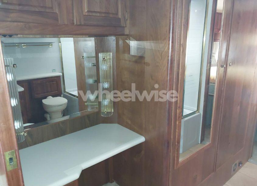 Photo 17 of 1992 Foretravel Motorhome MOTORHOME (VIN 1F97D4408NN054390)