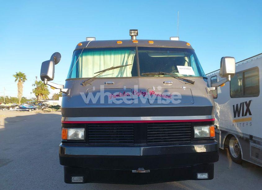 Photo 6 of 1992 Foretravel Motorhome MOTORHOME (VIN 1F97D4408NN054390)