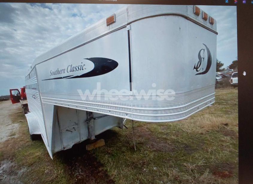 2001 Southern Classic (VIN 1F9SG142X1S058146) main photo