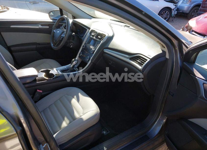 Photo 5 of 2014 Ford Fusion S (VIN 1FA6P0G70E5383253)