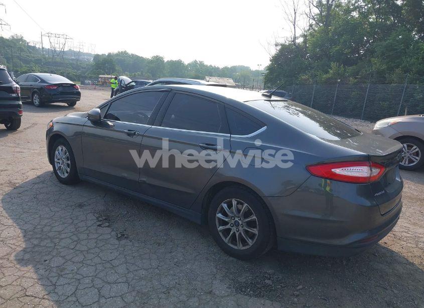 Photo 3 of 2015 Ford Fusion S (VIN 1FA6P0G70F5114820)