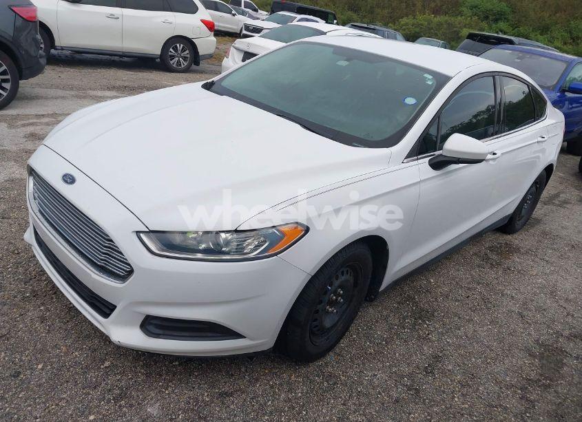 Photo 2 of 2014 Ford Fusion S (VIN 1FA6P0G71E5372312)
