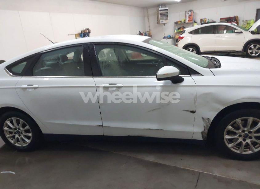 Photo 13 of 2015 Ford Fusion S (VIN 1FA6P0G71F5129035)