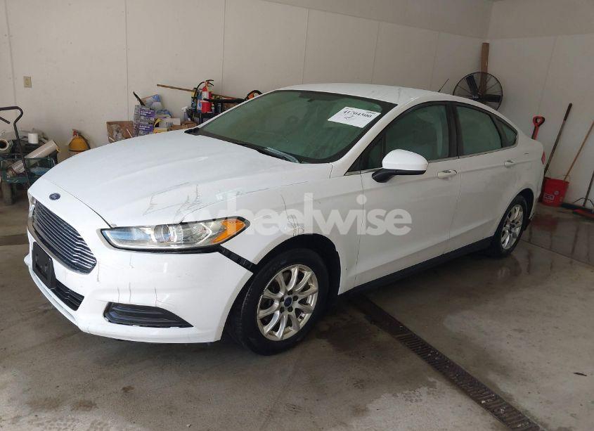 Photo 2 of 2015 Ford Fusion S (VIN 1FA6P0G71F5129035)