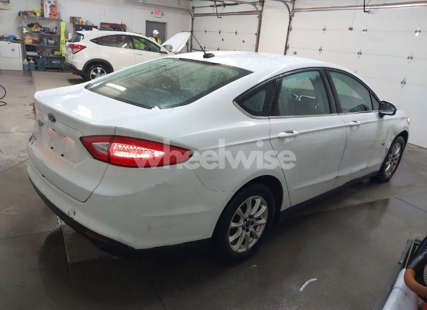 Photo 4 of 2015 Ford Fusion S (VIN 1FA6P0G71F5129035)
