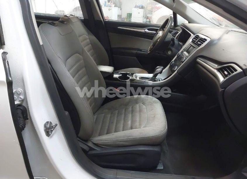 Photo 5 of 2015 Ford Fusion S (VIN 1FA6P0G71F5129035)