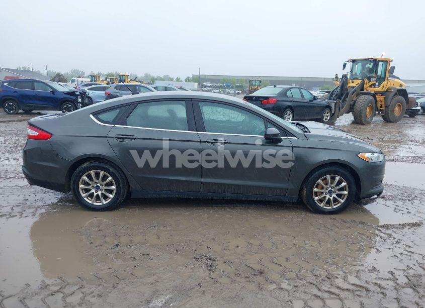 Photo 13 of 2015 Ford Fusion S (VIN 1FA6P0G71F5129553)