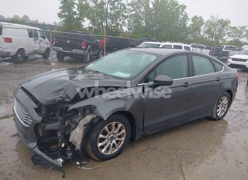 Photo 6 of 2015 Ford Fusion S (VIN 1FA6P0G71F5129553)