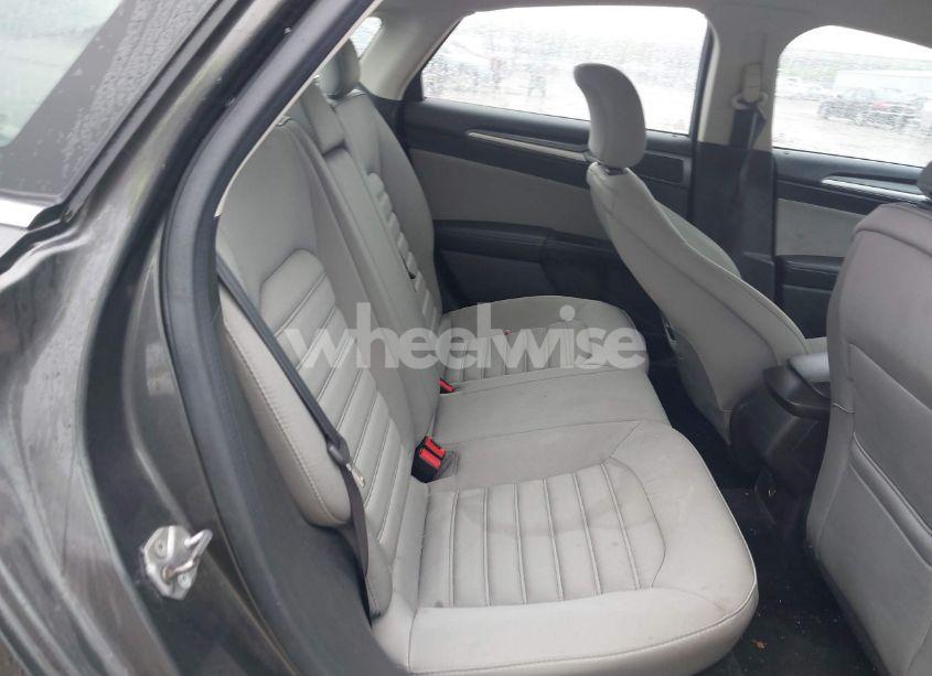 Photo 8 of 2015 Ford Fusion S (VIN 1FA6P0G71F5129553)