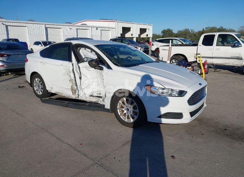 2016 Ford Fusion S (VIN 1FA6P0G73G5111850) main photo