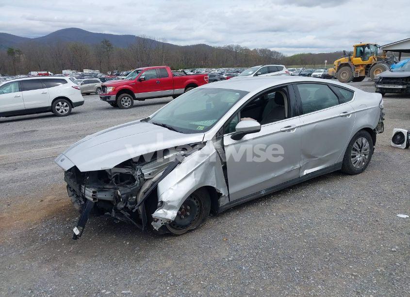 Photo 2 of 2014 Ford Fusion S (VIN 1FA6P0G74E5381456)