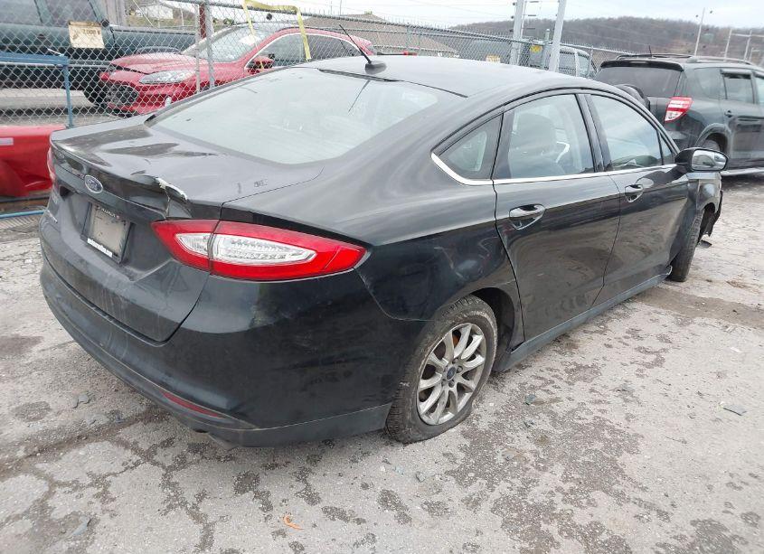 Photo 4 of 2015 Ford Fusion S (VIN 1FA6P0G74F5111161)