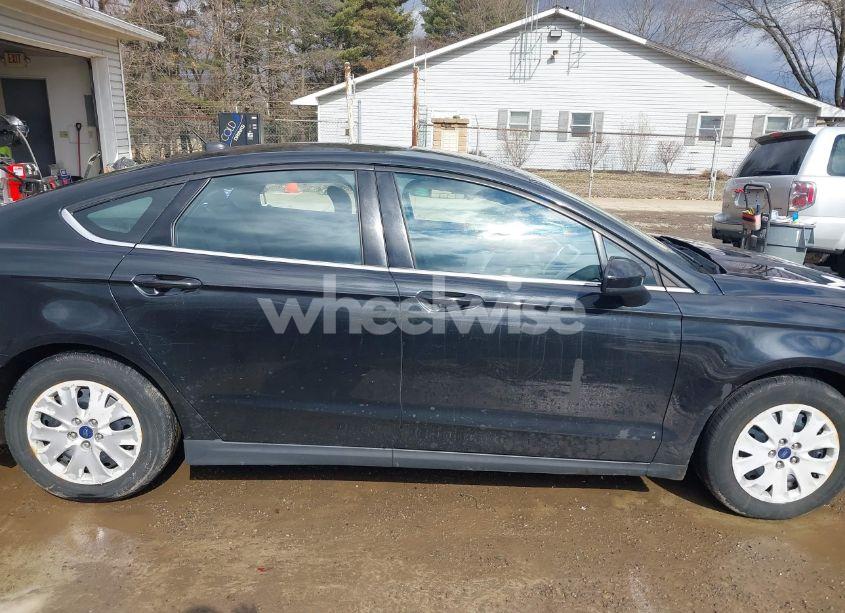 Photo 14 of 2014 Ford Fusion S (VIN 1FA6P0G75E5355996)