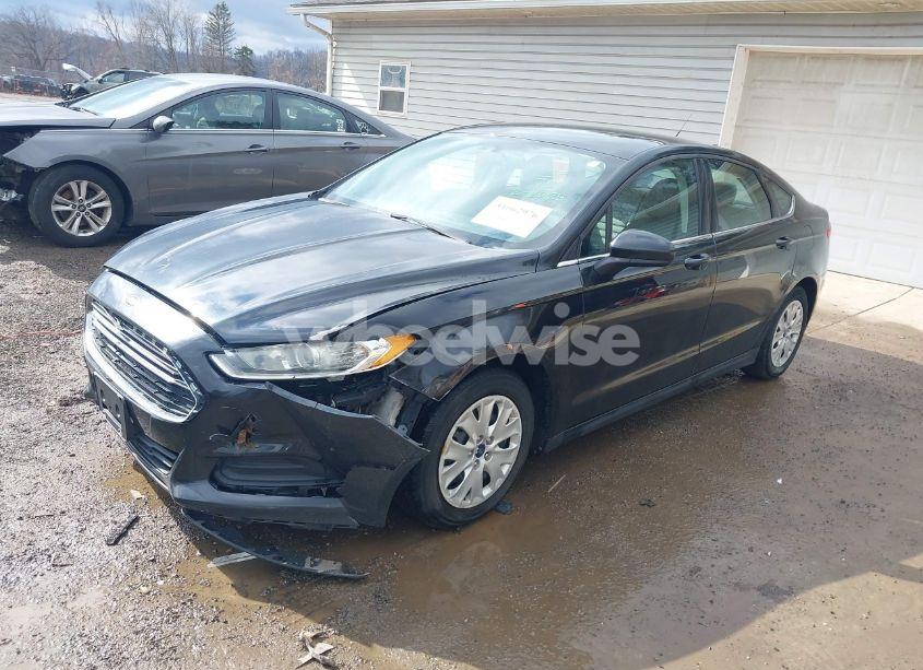 Photo 2 of 2014 Ford Fusion S (VIN 1FA6P0G75E5355996)