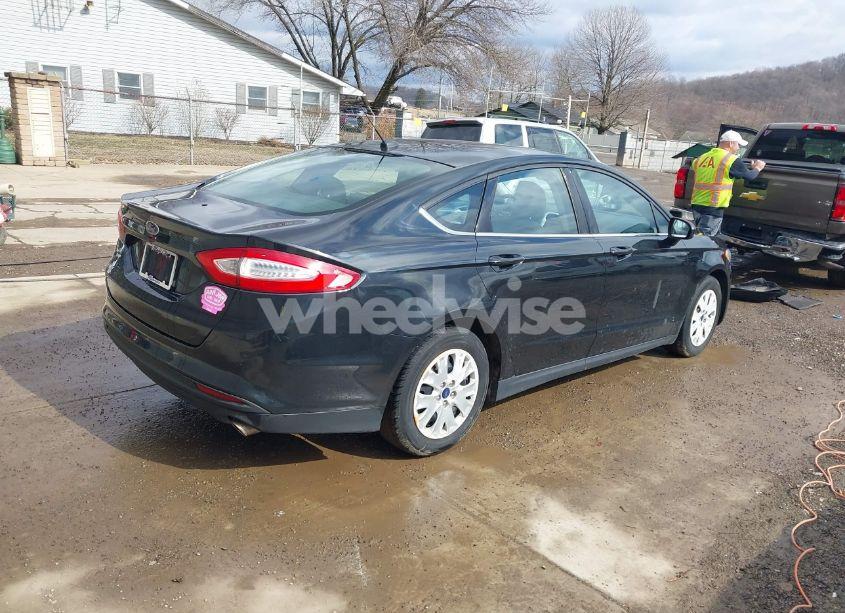 Photo 4 of 2014 Ford Fusion S (VIN 1FA6P0G75E5355996)