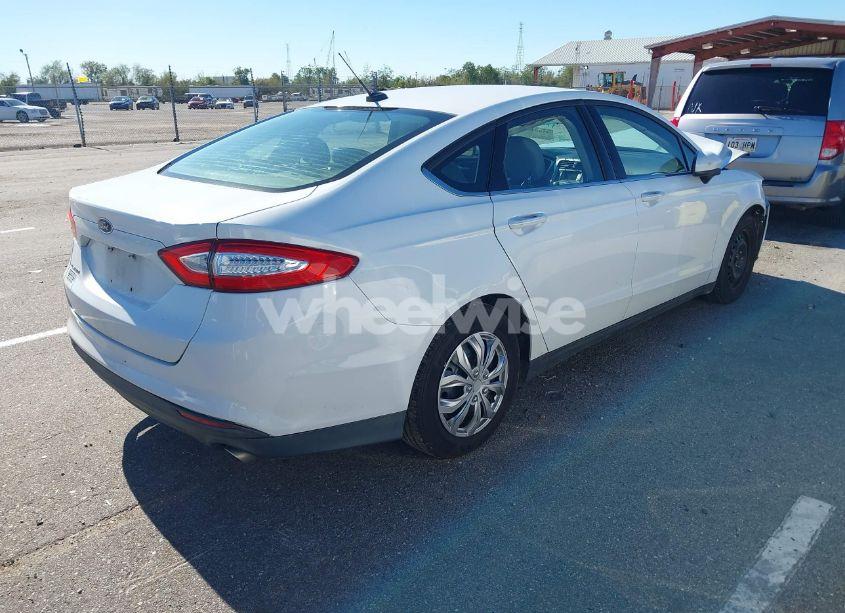 Photo 4 of 2014 Ford Fusion S (VIN 1FA6P0G75E5363886)