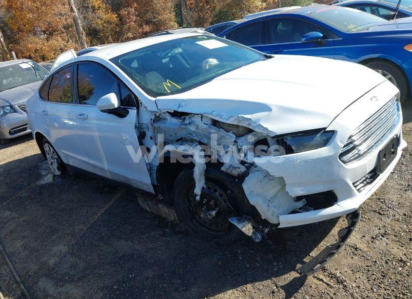 2014 Ford Fusion S (VIN 1FA6P0G75E5364620) main photo