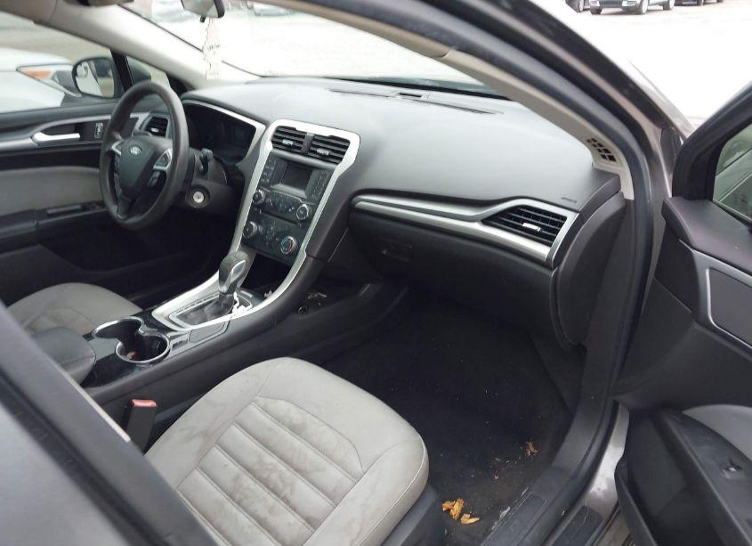 Photo 5 of 2014 Ford Fusion S (VIN 1FA6P0G75E5368845)