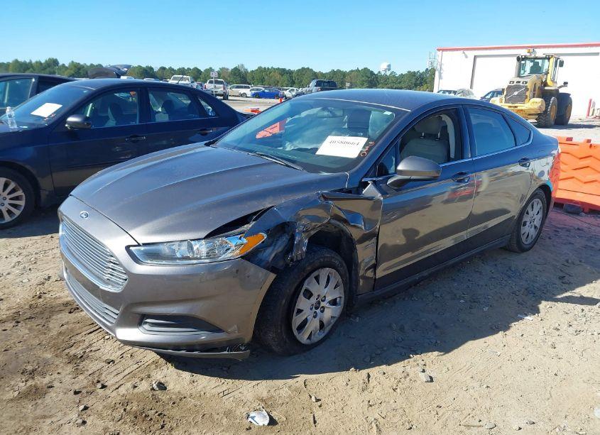 Photo 2 of 2014 Ford Fusion S (VIN 1FA6P0G75E5370062)