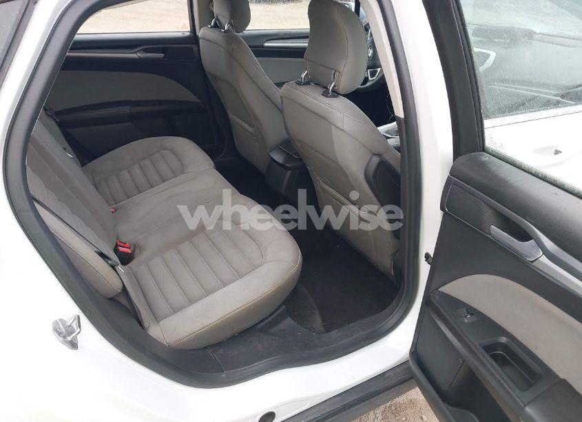 Photo 8 of 2014 Ford Fusion S (VIN 1FA6P0G75E5386701)