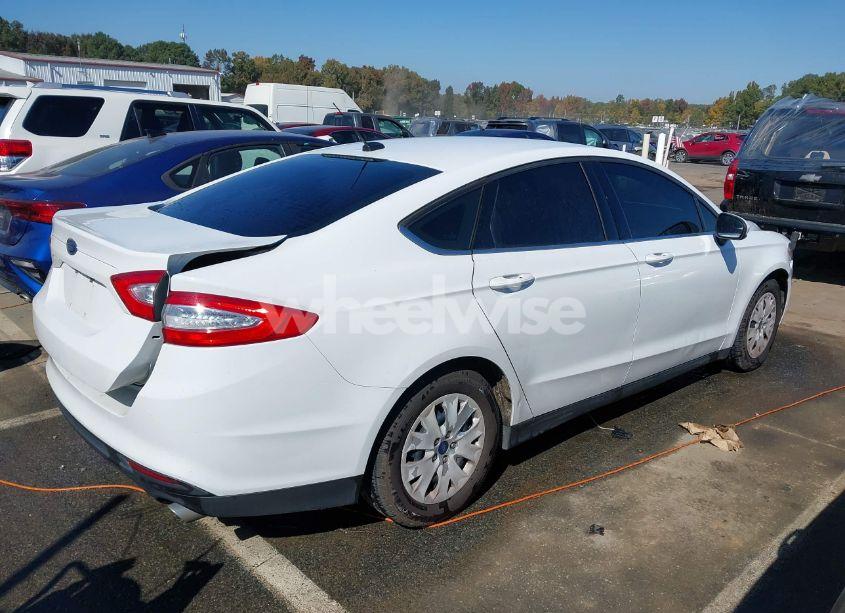 Photo 4 of 2014 Ford Fusion S (VIN 1FA6P0G75E5401519)