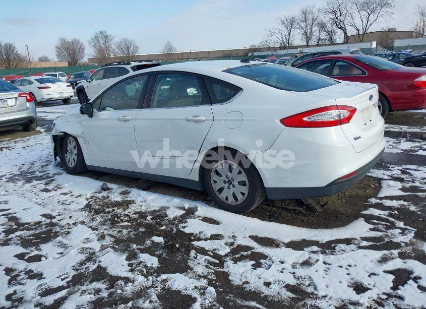 Photo 3 of 2014 Ford Fusion S (VIN 1FA6P0G75E5403495)