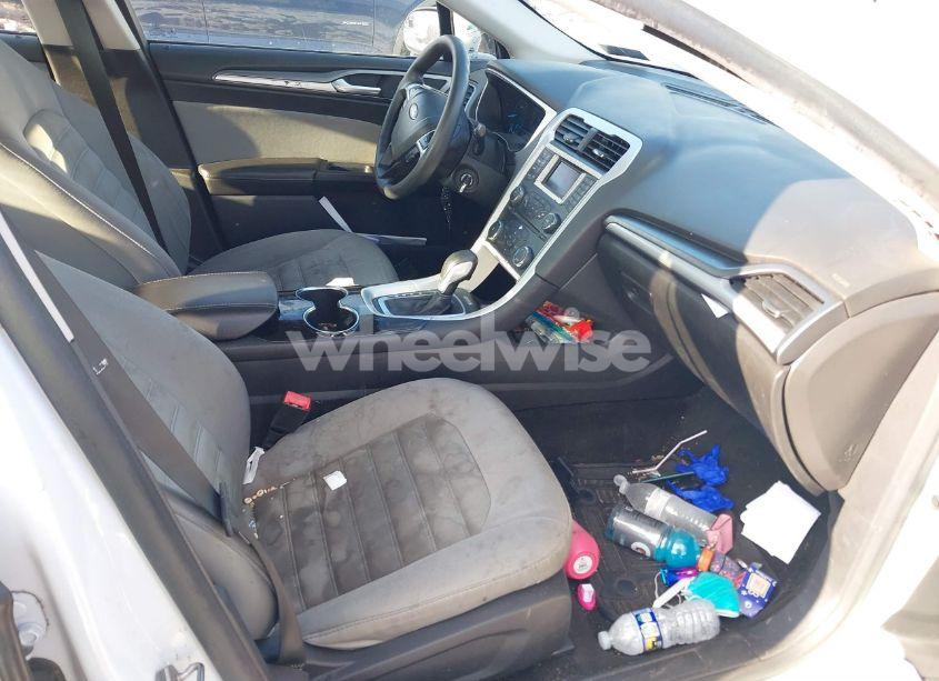 Photo 5 of 2014 Ford Fusion S (VIN 1FA6P0G75E5403495)