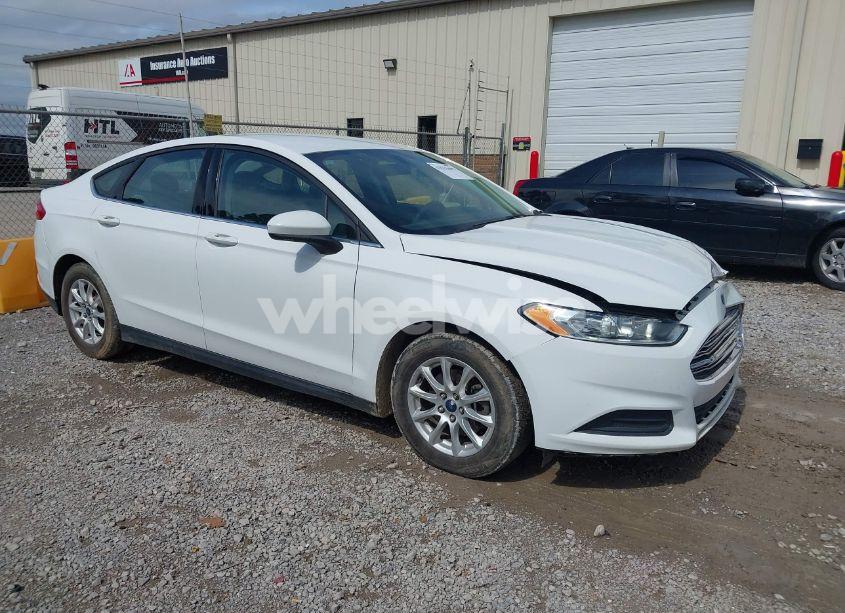 2016 Ford Fusion S (VIN 1FA6P0G75G5113776) main photo