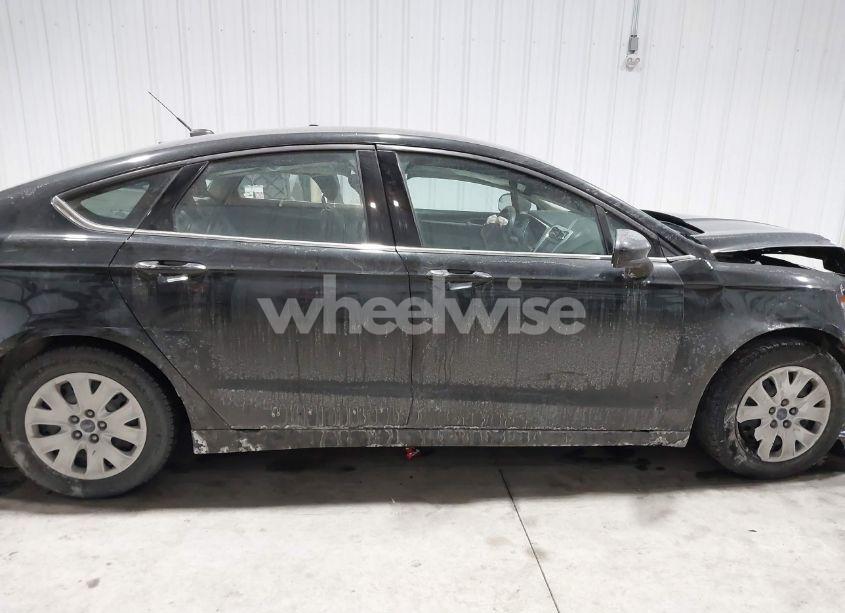 Photo 13 of 2014 Ford Fusion S (VIN 1FA6P0G76E5358681)