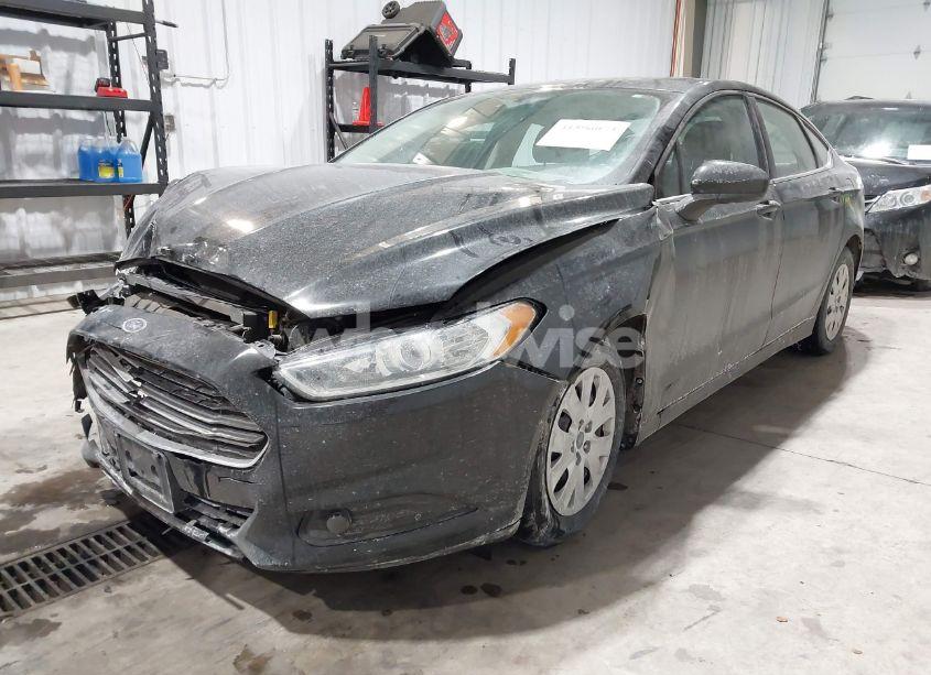 Photo 2 of 2014 Ford Fusion S (VIN 1FA6P0G76E5358681)