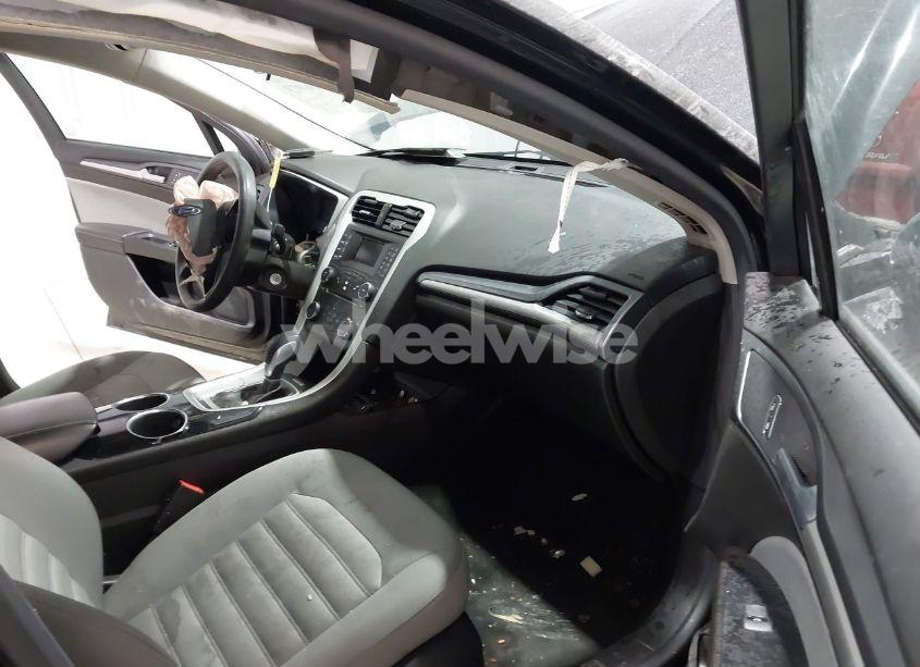 Photo 5 of 2014 Ford Fusion S (VIN 1FA6P0G76E5358681)