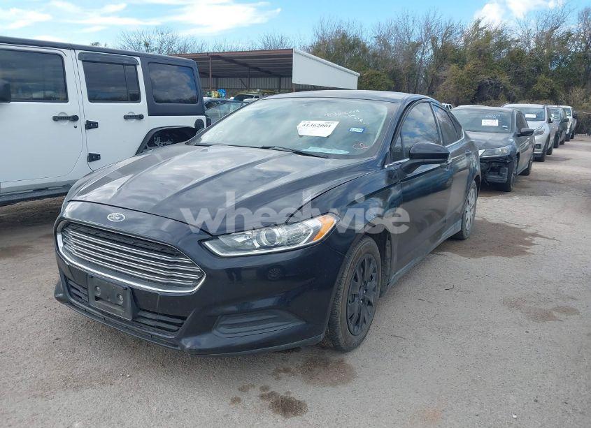 Photo 2 of 2014 Ford Fusion S (VIN 1FA6P0G76E5363878)