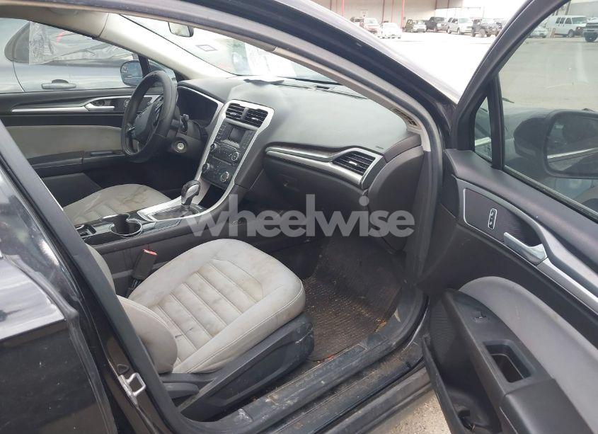 Photo 5 of 2014 Ford Fusion S (VIN 1FA6P0G76E5363878)