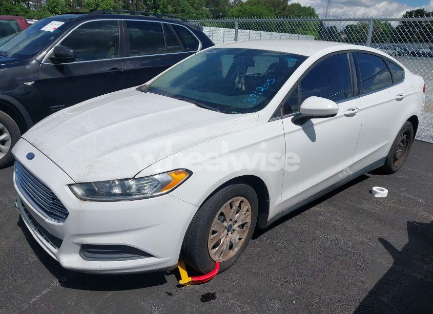 Photo 2 of 2014 Ford Fusion S (VIN 1FA6P0G76E5371205)