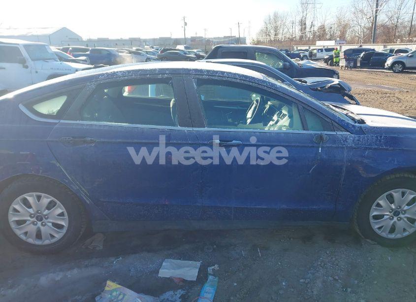 Photo 13 of 2014 Ford Fusion S (VIN 1FA6P0G76E5385749)