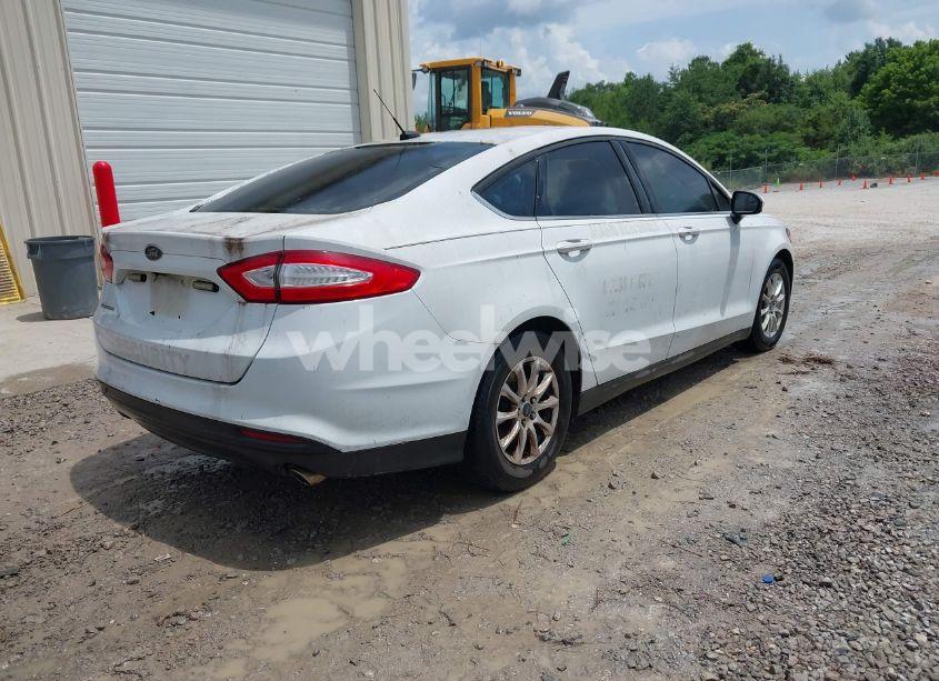Photo 4 of 2015 Ford Fusion S (VIN 1FA6P0G76F5120461)