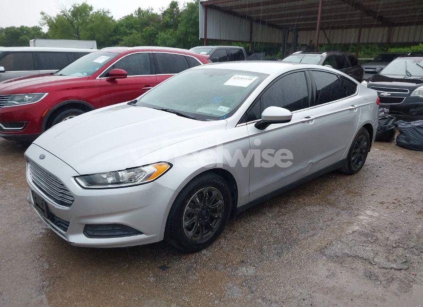 Photo 2 of 2015 Ford Fusion S (VIN 1FA6P0G76F5127393)