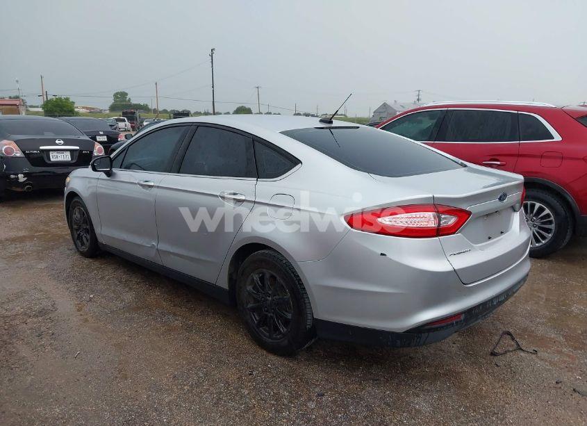 Photo 3 of 2015 Ford Fusion S (VIN 1FA6P0G76F5127393)