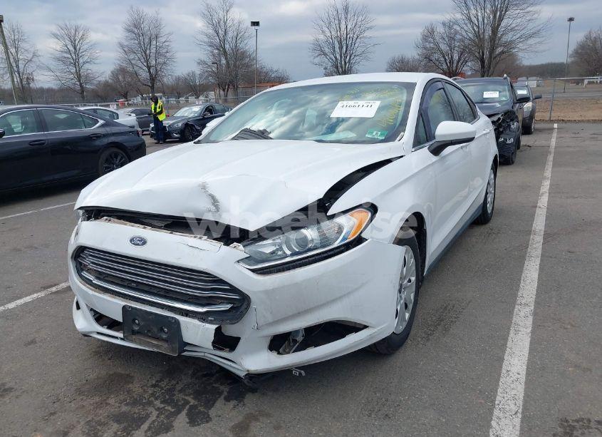 Photo 2 of 2014 Ford Fusion S (VIN 1FA6P0G77E5364330)