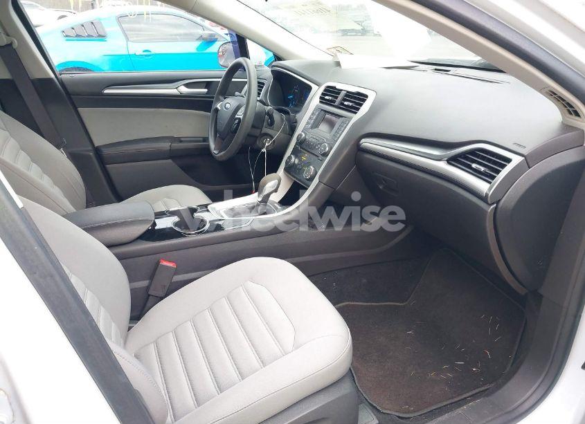 Photo 5 of 2014 Ford Fusion S (VIN 1FA6P0G77E5364330)