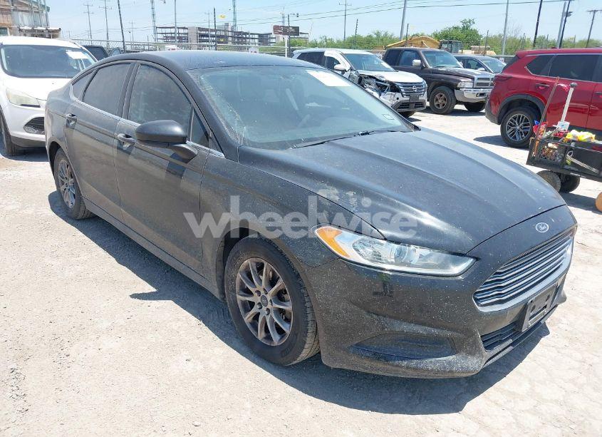 2015 Ford Fusion S (VIN 1FA6P0G77F5106634) main photo