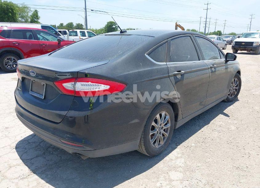 Photo 4 of 2015 Ford Fusion S (VIN 1FA6P0G77F5106634)