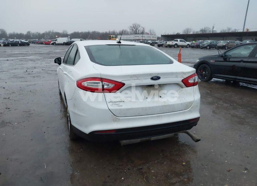 Photo 16 of 2015 Ford Fusion S (VIN 1FA6P0G77F5118296)