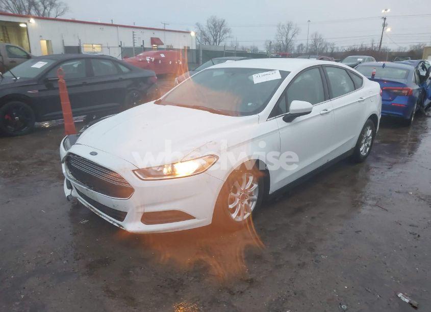 Photo 2 of 2015 Ford Fusion S (VIN 1FA6P0G77F5118296)