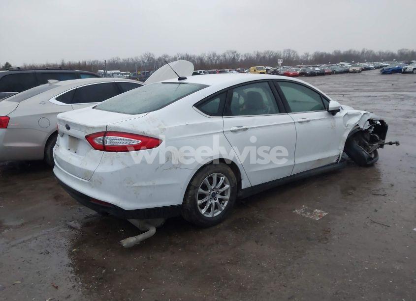 Photo 4 of 2015 Ford Fusion S (VIN 1FA6P0G77F5118296)