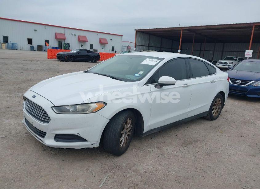 Photo 2 of 2015 Ford Fusion S (VIN 1FA6P0G77F5122848)