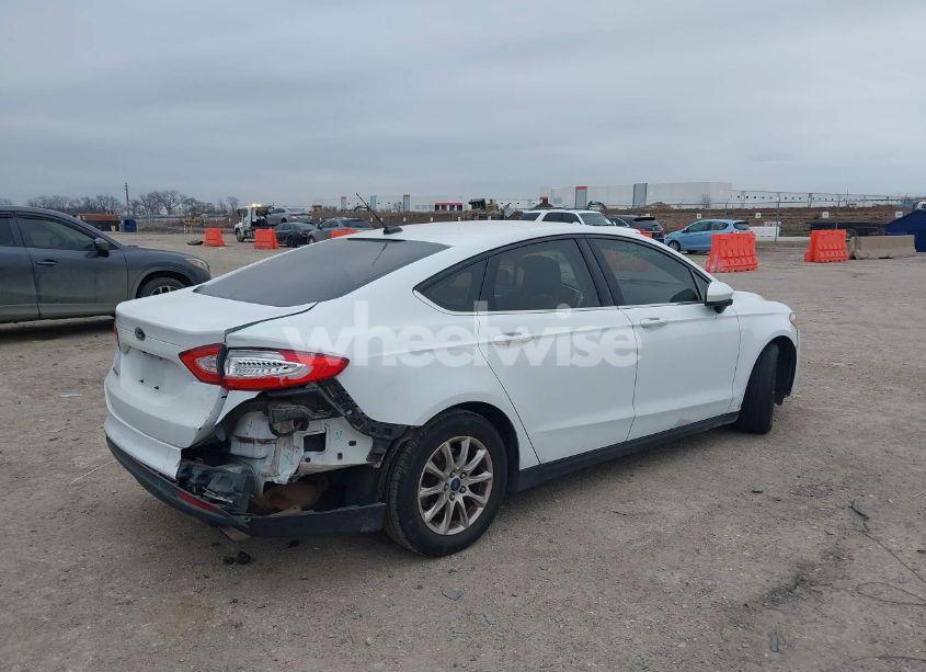 Photo 4 of 2015 Ford Fusion S (VIN 1FA6P0G77F5122848)